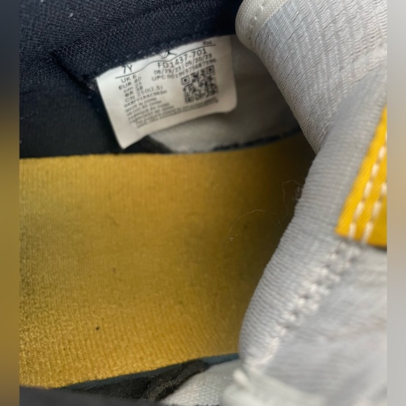 Nike Air Jordan 1 hightop sneakers Size Youth 7 US (40 EUR) - Picture 8 of 8